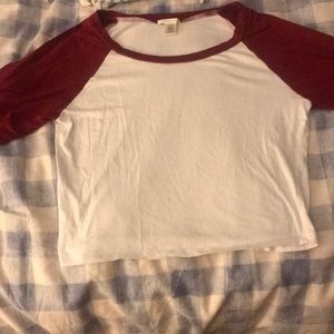 XL bozzolo brand white and maroon baseball tee